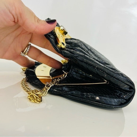 Vintage leather clutch with gold chain - Picture 7 of 9